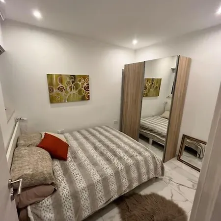 2 Bedroom In Msida, Malta Apartment Msida
