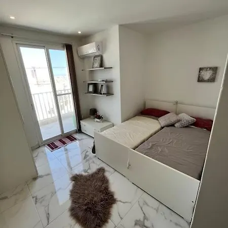 2 Bedroom In Msida, Malta Apartment