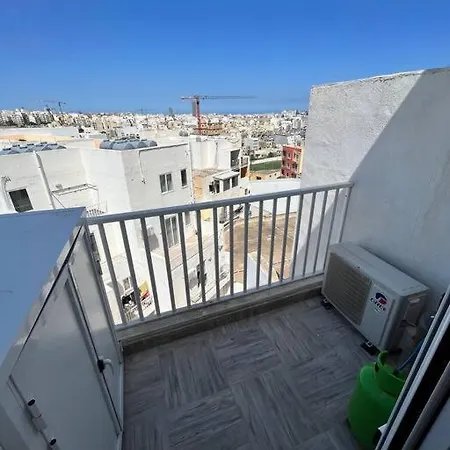 2 Bedroom In Msida, Malta Apartment